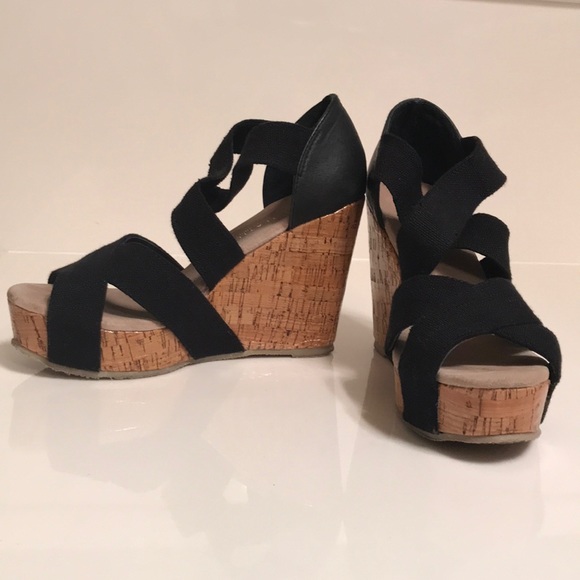 volatile black wedges